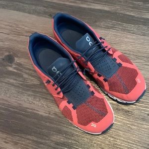 Excellent condition on cloud shoes!!!